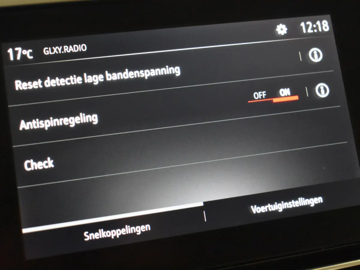 1.2 Edition | Cruise control | Airco | Apple carplay Android auto | DAB | Rijstrooksensor met correctie | Verkeersborden detectie | 17"LMV