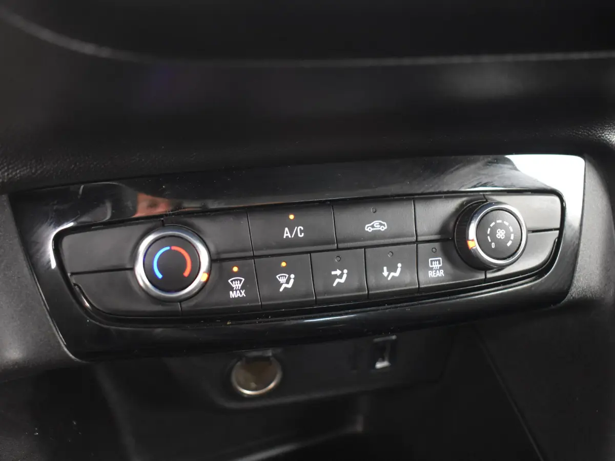 1.2 Edition | Cruise control | Airco | Apple carplay Android auto | DAB | Rijstrooksensor met correctie | Verkeersborden detectie | 17"LMV