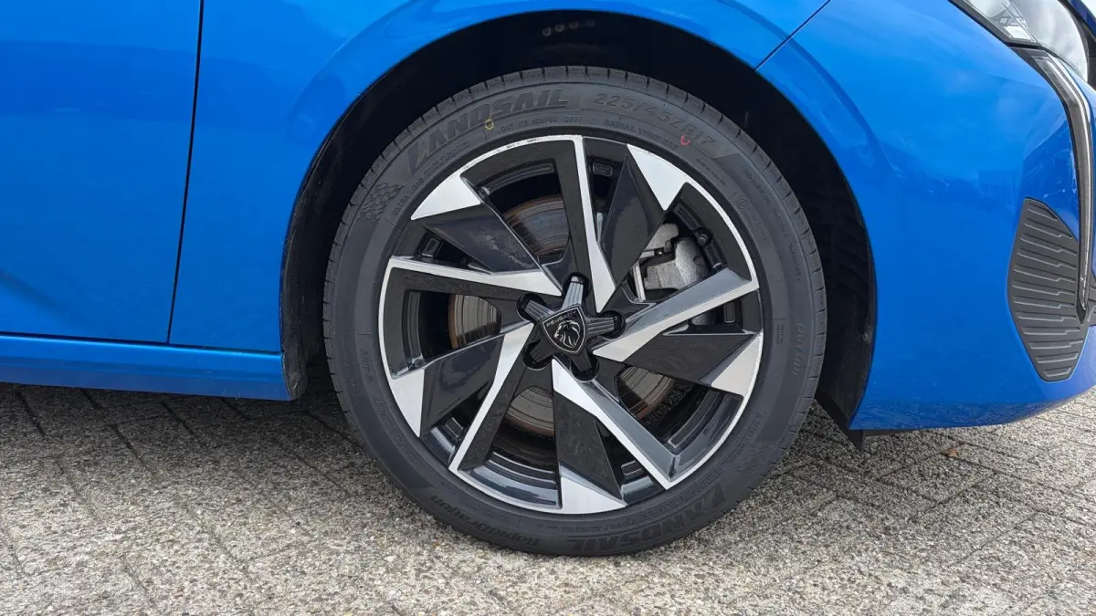 1.6 HYBRID 180PK ALLURE PACK BUSINESS AUTOMAAT / NAVI / LEDER / CLIMA / PDC / 17" LMV / CAMERA / KEYLESS / AFN. TREKHAAK / FULL-LED / WINTERPAKKET / BLUETOOTH / CRUISECONTROL !!