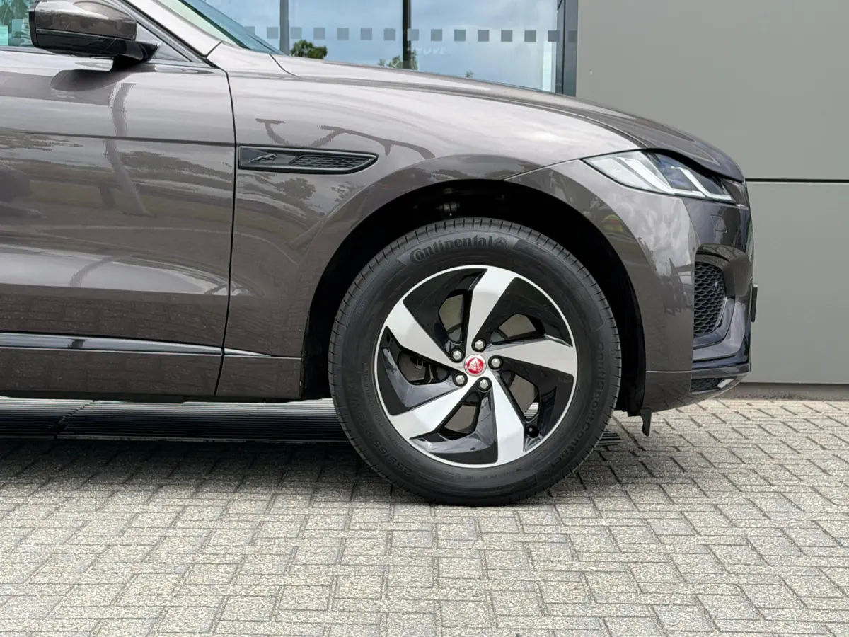 P400e PHEV R-Dynamic S | Pano | Afneembare trekhaak | Black Pack | Adaptieve Cruise Control | Meridian