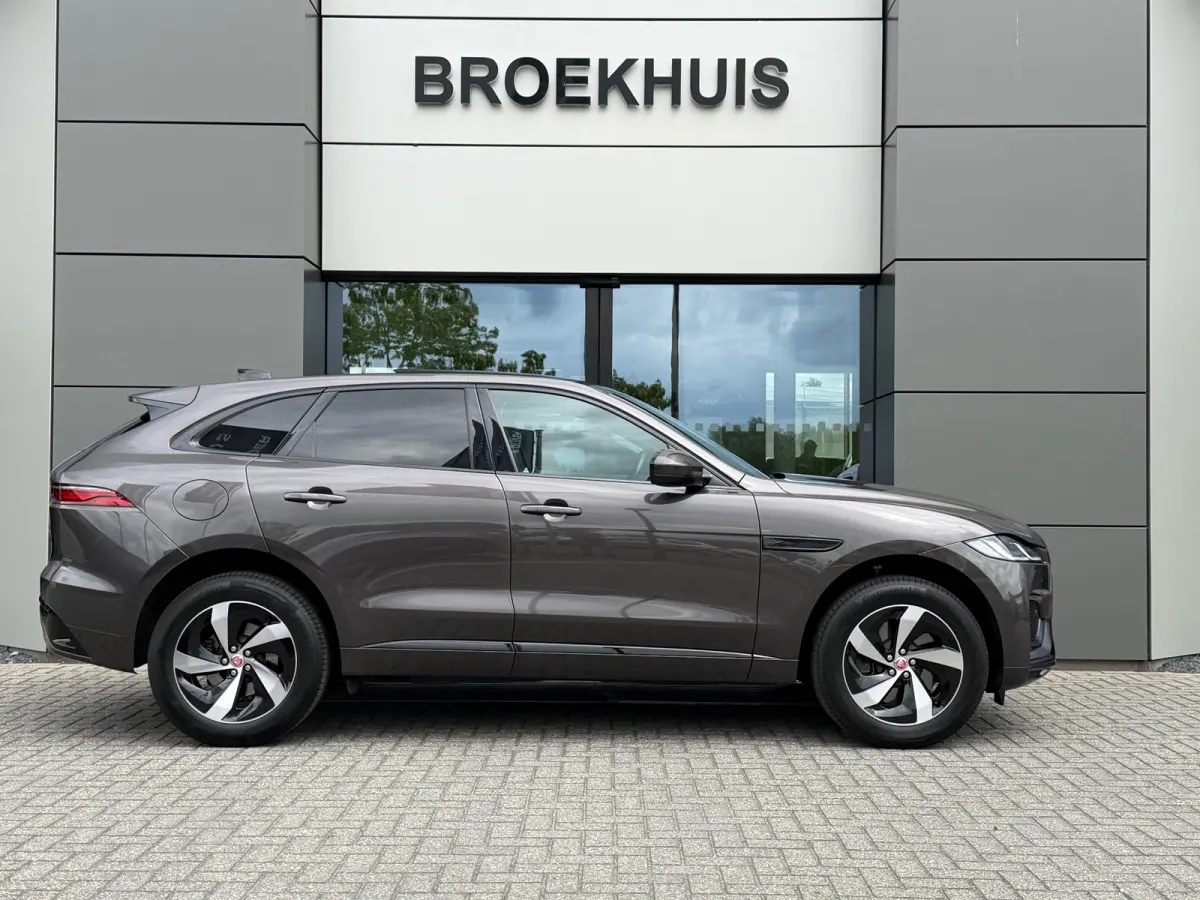 P400e PHEV R-Dynamic S | Pano | Afneembare trekhaak | Black Pack | Adaptieve Cruise Control | Meridian