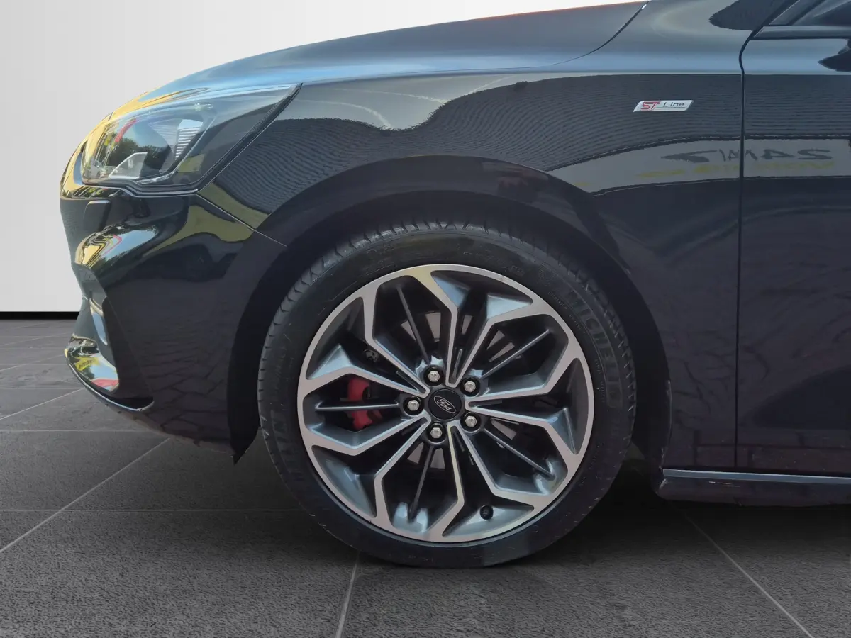 1.5 EcoBoost 150pk ST Line Automaat | Technology Pack | Stoelverwaming | 18" LMV | Privacy Glass |