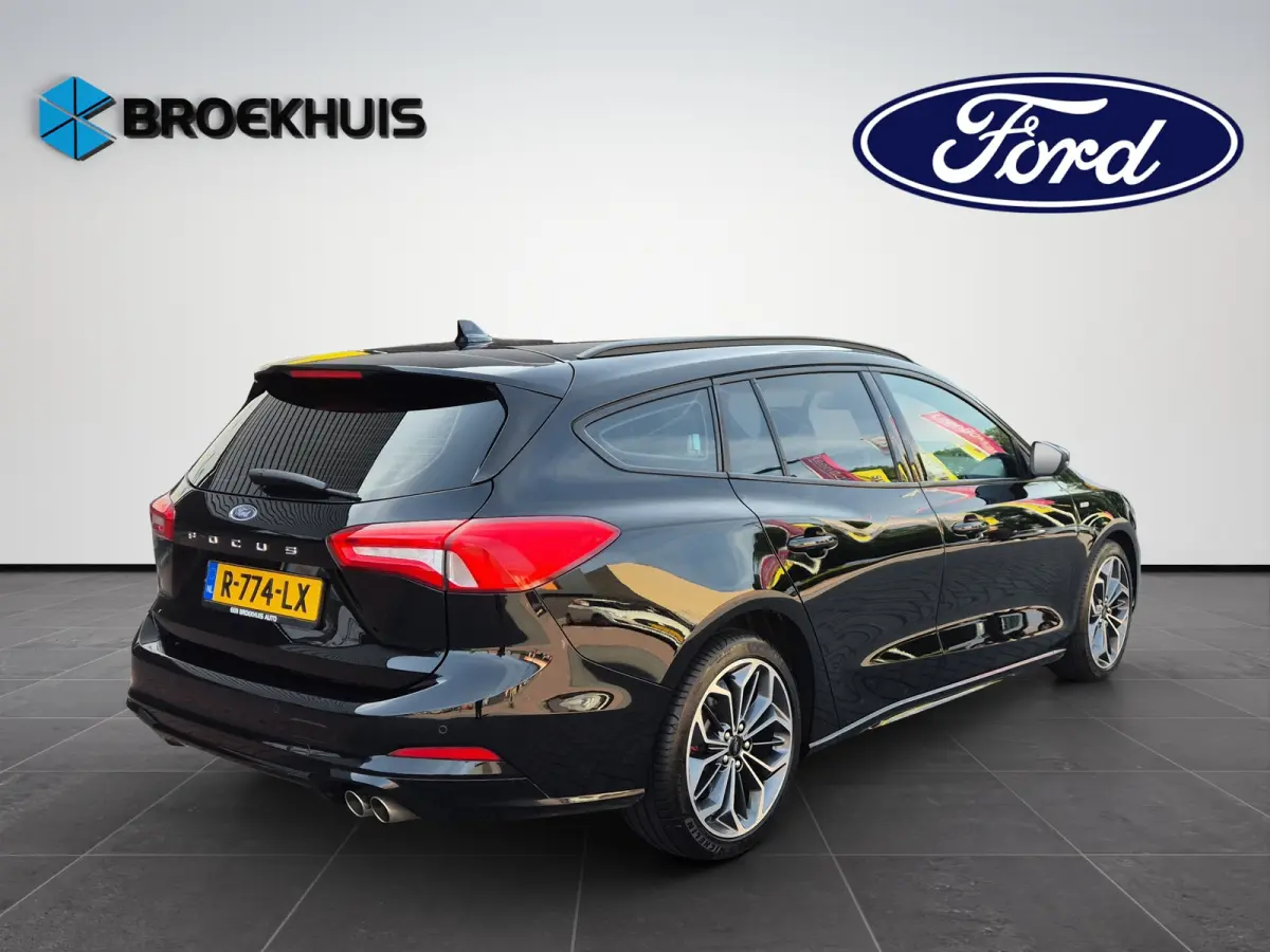 1.5 EcoBoost 150pk ST Line Automaat | Technology Pack | Stoelverwaming | 18" LMV | Privacy Glass |