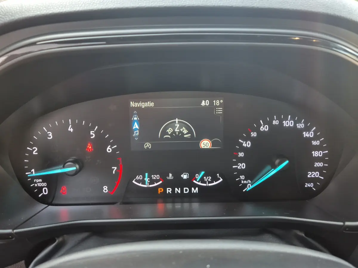 1.5 EcoBoost 150pk ST Line Automaat | Technology Pack | Stoelverwaming | 18" LMV | Privacy Glass |
