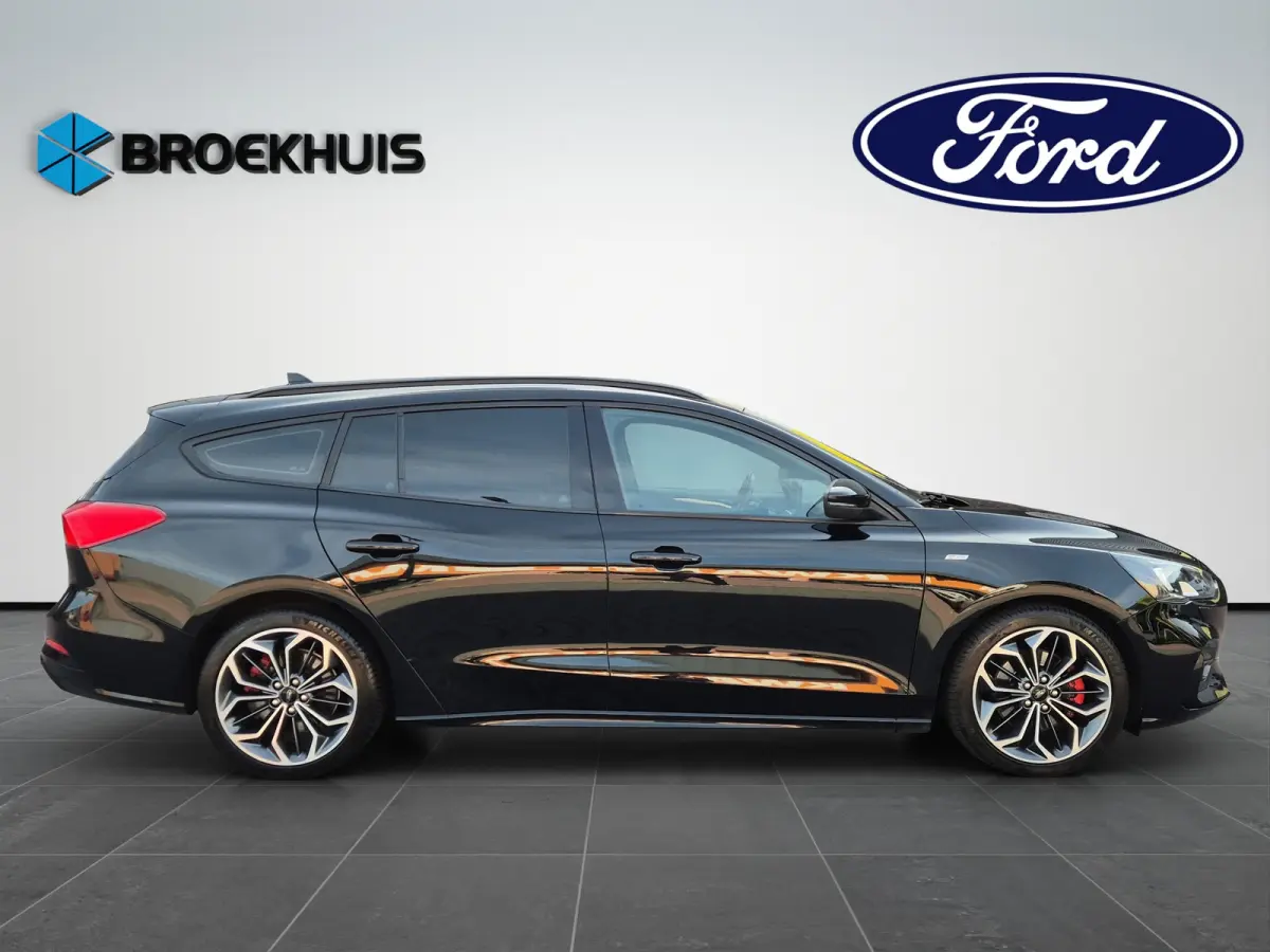 1.5 EcoBoost 150pk ST Line Automaat | Technology Pack | Stoelverwaming | 18" LMV | Privacy Glass |
