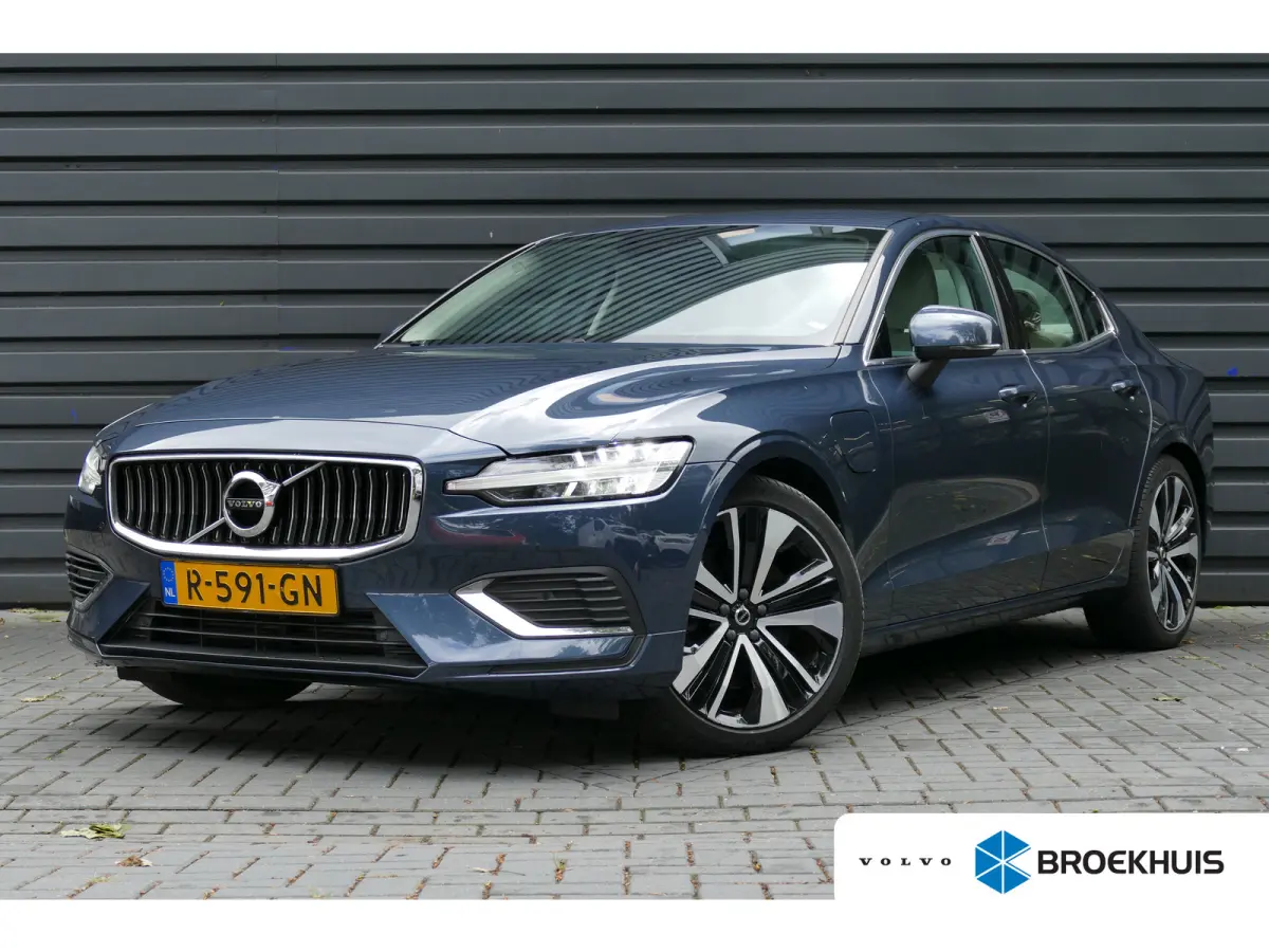 2.0 RECHARGE T8 AWD INSCRIPTION AUTOMAAT / NAVI / LEDER / CLIMA / 19"LMV / CAMERA / MEMORY STOELEN / ELEKTR.ACHTERKELP / STOELVERWARMING / STOELKOELING / FULL-LED / KEYLESS / PDC / BLUETOOTH