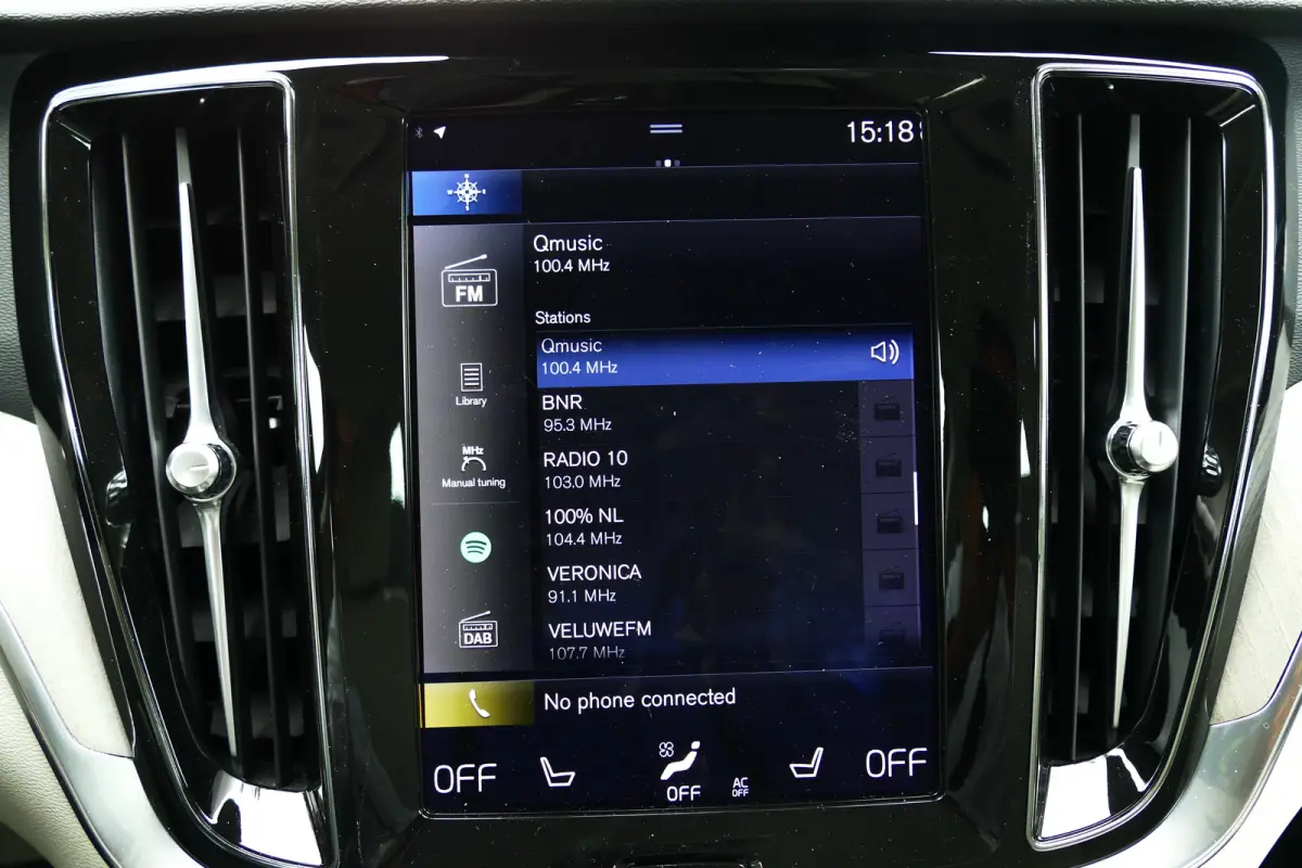 2.0 RECHARGE T8 AWD INSCRIPTION AUTOMAAT / NAVI / LEDER / CLIMA / 19"LMV / CAMERA / MEMORY STOELEN / ELEKTR.ACHTERKELP / STOELVERWARMING / STOELKOELING / FULL-LED / KEYLESS / PDC / BLUETOOTH