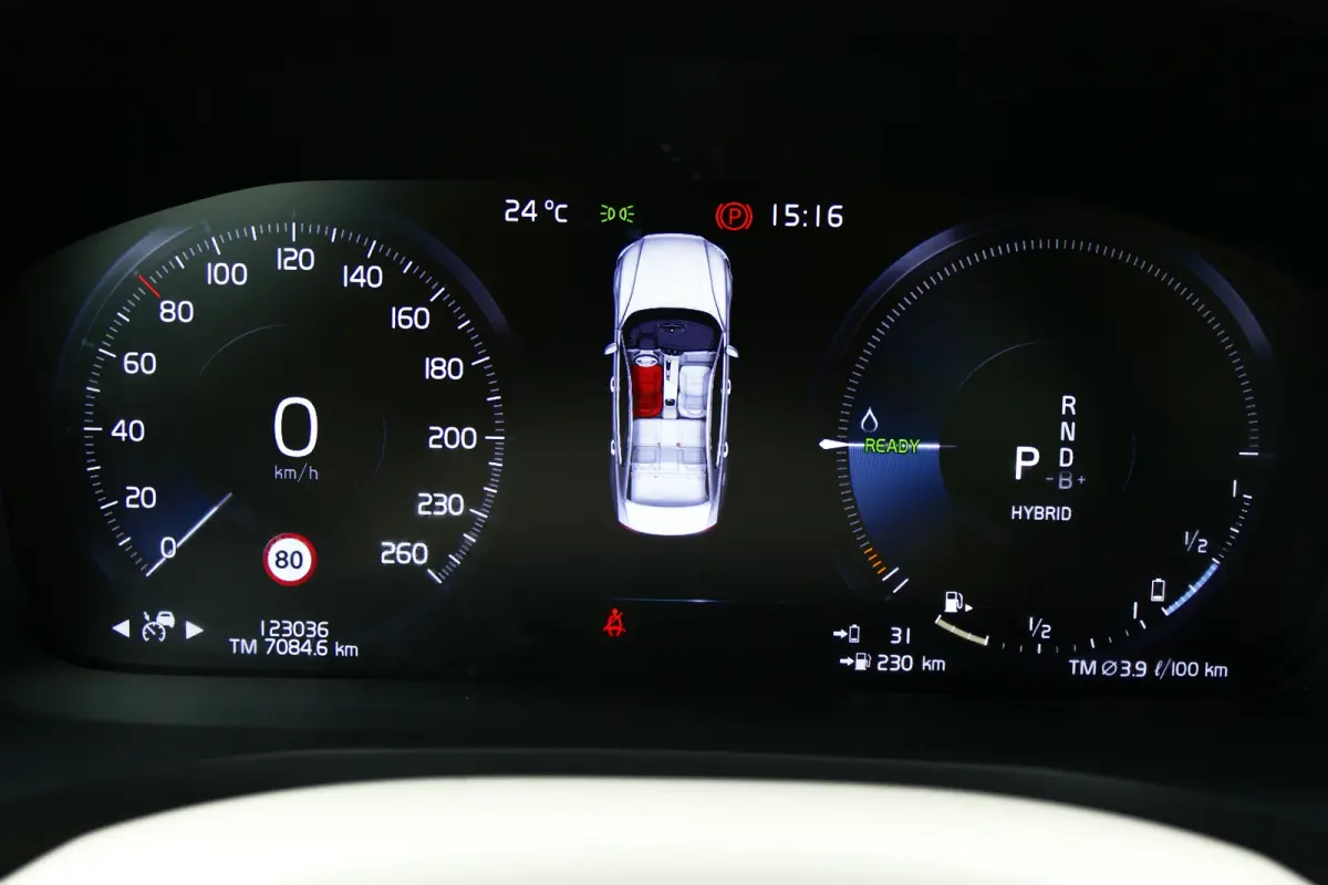 2.0 RECHARGE T8 AWD INSCRIPTION AUTOMAAT / NAVI / LEDER / CLIMA / 19"LMV / CAMERA / MEMORY STOELEN / ELEKTR.ACHTERKELP / STOELVERWARMING / STOELKOELING / FULL-LED / KEYLESS / PDC / BLUETOOTH
