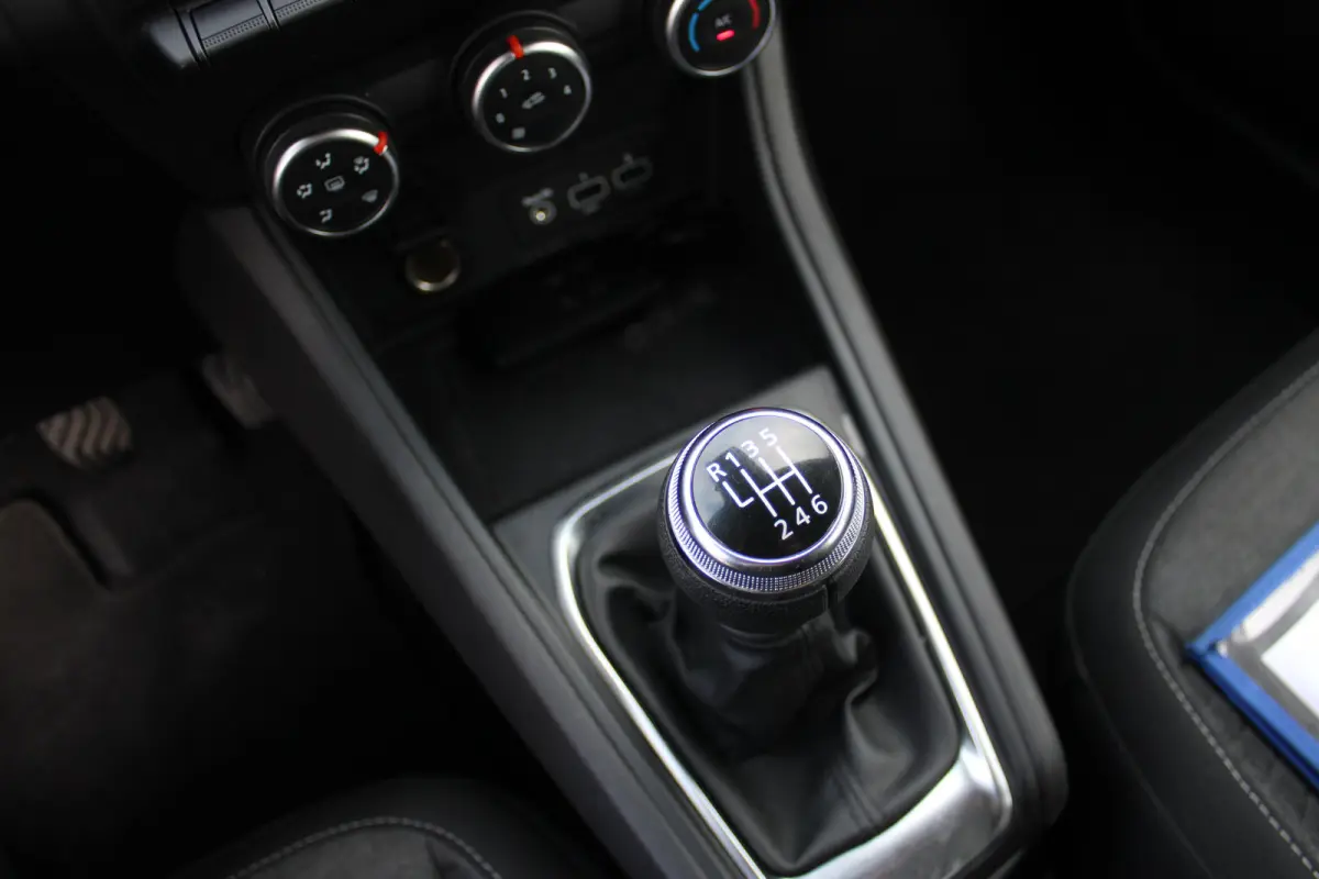 1.0 TCe 90 evolution | Airco | Cruise Control | Navigatie | Radio | Bluetooth | | Airco | Apple Carplay/Android Auto|telefoonintegratie premium | Bluetooth telefoonvoorbereiding