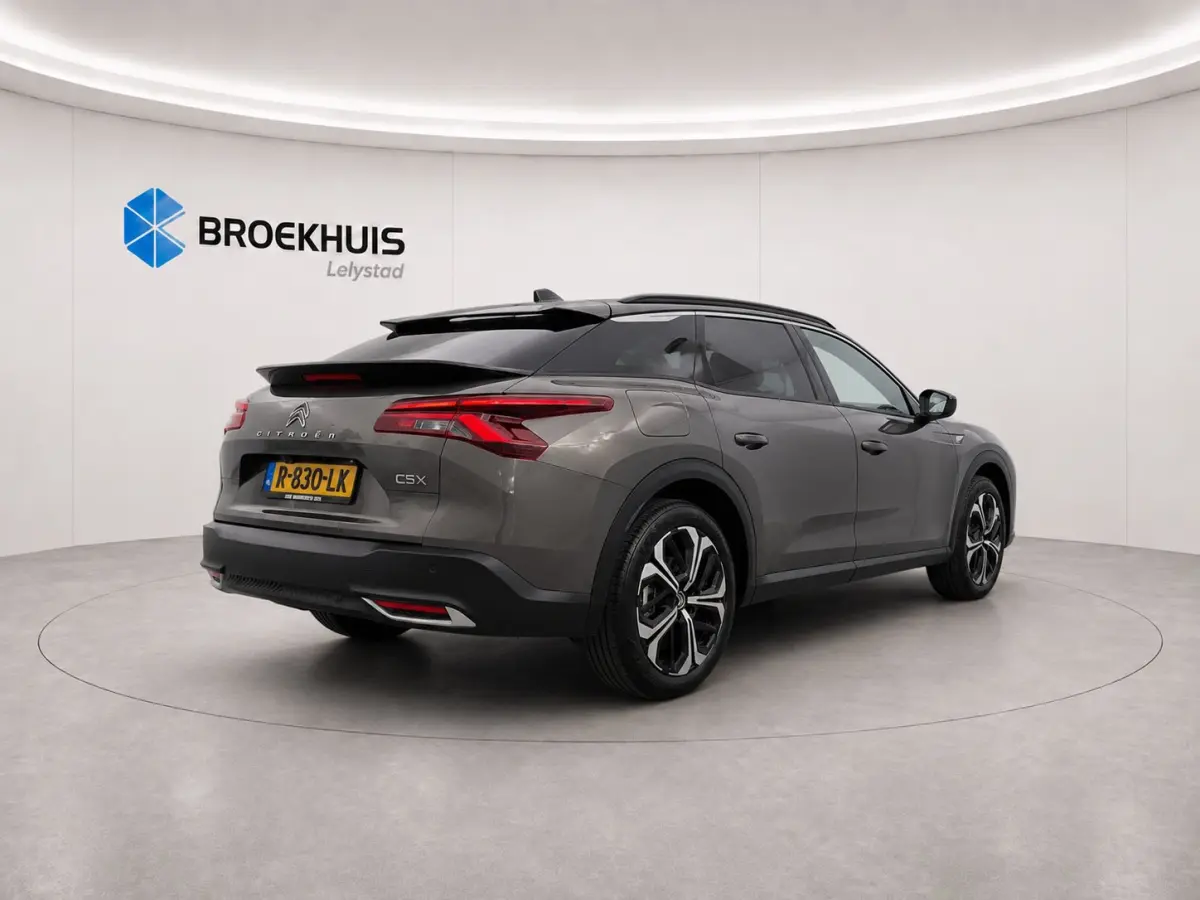 1.2 PURETECH 130PK BUSINESS PLUS AUTOMAAT / NAVI / LEDER / CLIMA / LED / PDC / CAMERA / 19" LMV / KEYLESS / HUD / ADAPT. CRUISECONTROL / NIEUWSTAAT !!