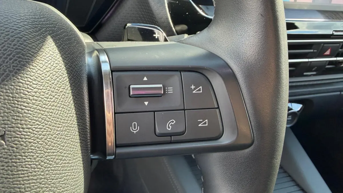 1.2 PURETECH 130PK BUSINESS PLUS AUTOMAAT / NAVI / LEDER / CLIMA / LED / PDC / CAMERA / 19" LMV / KEYLESS / HUD / ADAPT. CRUISECONTROL / NIEUWSTAAT !!