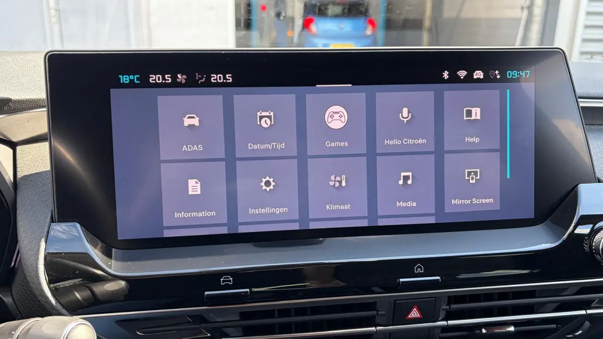 1.2 PURETECH 130PK BUSINESS PLUS AUTOMAAT / NAVI / LEDER / CLIMA / LED / PDC / CAMERA / 19" LMV / KEYLESS / HUD / ADAPT. CRUISECONTROL / NIEUWSTAAT !!