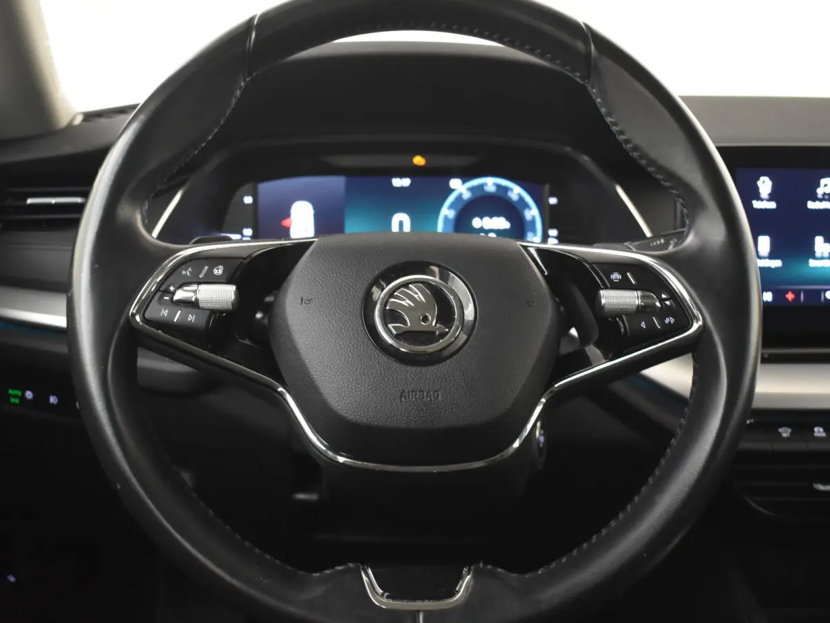 1.4 TSI iV PHEV Business Edition 204 Pk DSG/AUTO | Trekhaak  | Navigatie | SOH 87,2% | Apple carplay Android auto | Keyless | Parkeersensoren V+A | Cruise control | Stuurverwarming |18"LMV