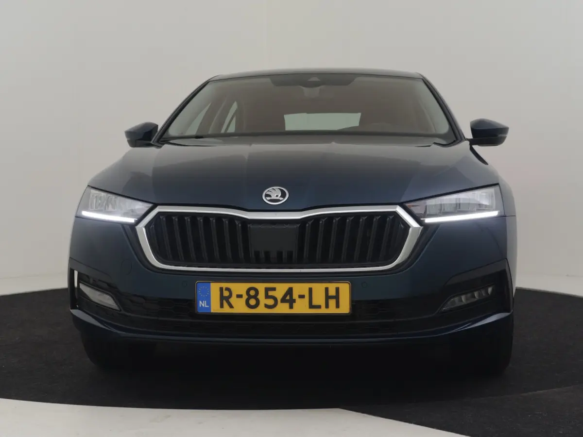 1.4 TSI iV PHEV Business Edition 204 Pk DSG/AUTO | Trekhaak  | Navigatie | SOH 87,2% | Apple carplay Android auto | Keyless | Parkeersensoren V+A | Cruise control | Stuurverwarming |18"LMV