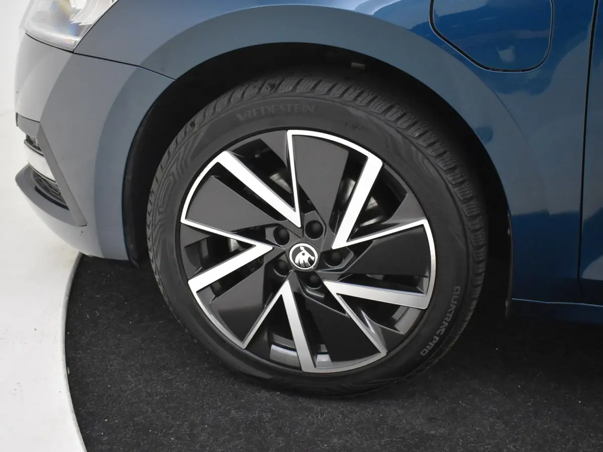 1.4 TSI iV PHEV Business Edition 204 Pk DSG/AUTO | Trekhaak  | Navigatie | SOH 87,2% | Apple carplay Android auto | Keyless | Parkeersensoren V+A | Cruise control | Stuurverwarming |18"LMV