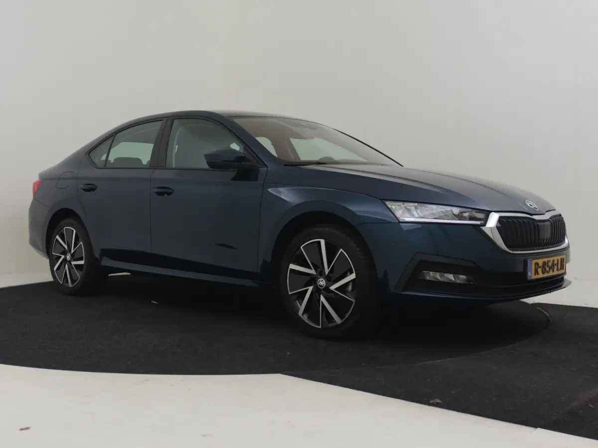 1.4 TSI iV PHEV Business Edition 204 Pk DSG/AUTO | Trekhaak  | Navigatie | SOH 87,2% | Apple carplay Android auto | Keyless | Parkeersensoren V+A | Cruise control | Stuurverwarming |18"LMV