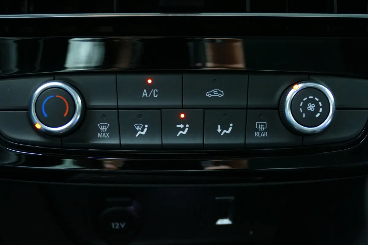1.2 TURBO 100PK EDITION / AIRCO / LED / 16"LMV / BLUETOOTH / CRUISECONTROL / SCHITTERENDE STAAT !!