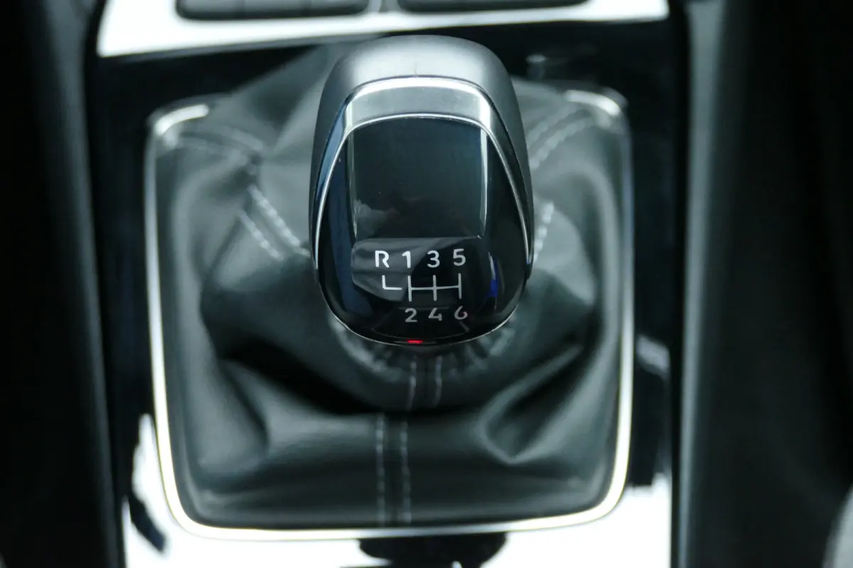 1.2 TURBO 100PK EDITION / AIRCO / LED / 16"LMV / BLUETOOTH / CRUISECONTROL / SCHITTERENDE STAAT !!