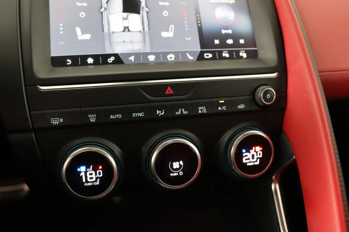 2.0 P300 AWD R-Dynamic HSE | Panoramadak | Stoelverwarming & koeling | Memory stoelen | Cruise Adaptief | Leder | Keyless