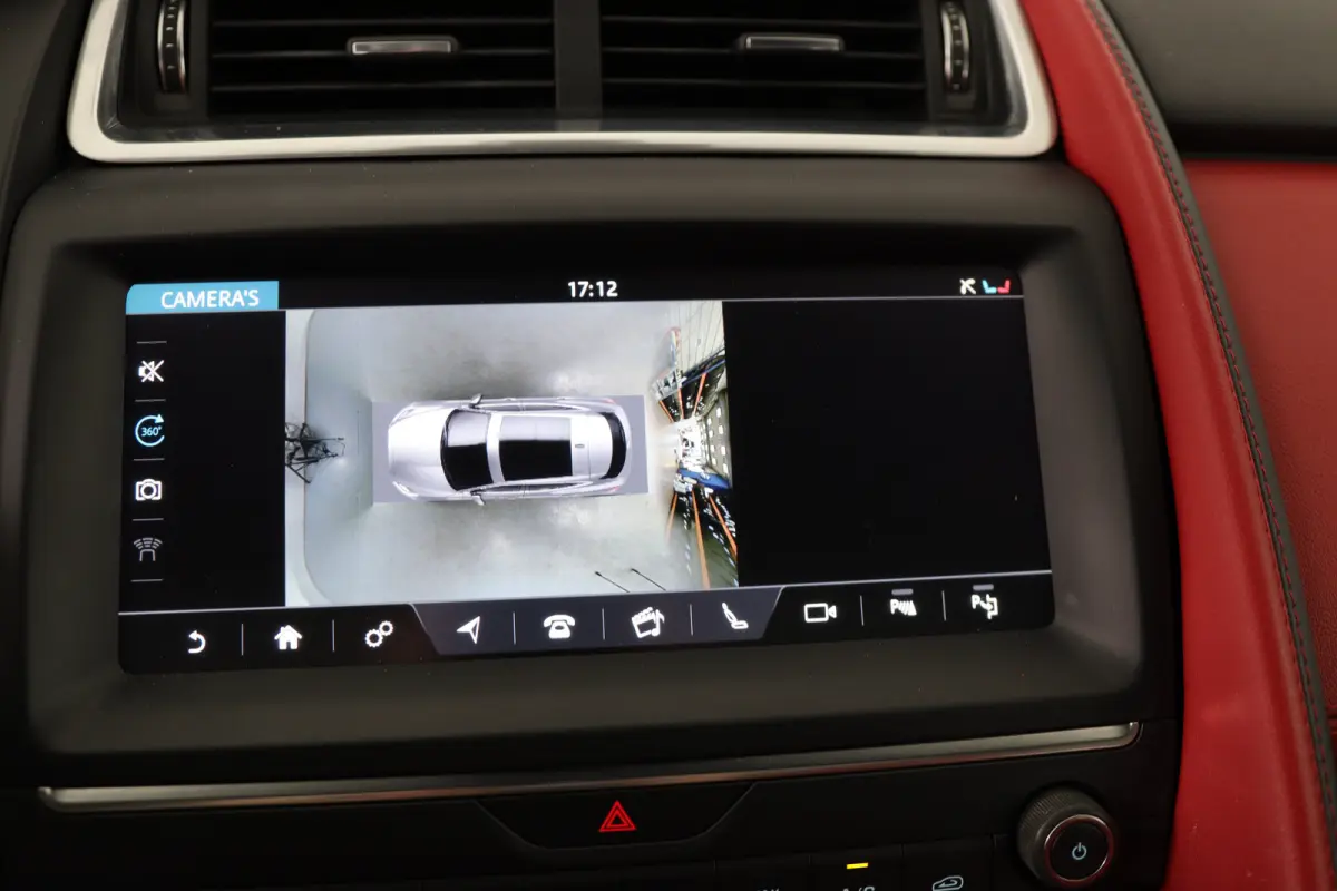 2.0 P300 AWD R-Dynamic HSE | Panoramadak | Stoelverwarming & koeling | Memory stoelen | Cruise Adaptief | Leder | Keyless