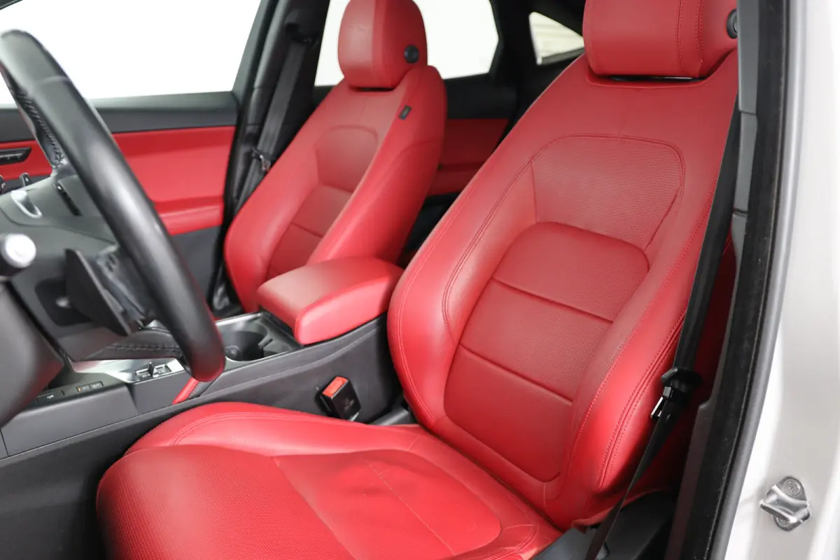 2.0 P300 AWD R-Dynamic HSE | Panoramadak | Stoelverwarming & koeling | Memory stoelen | Cruise Adaptief | Leder | Keyless