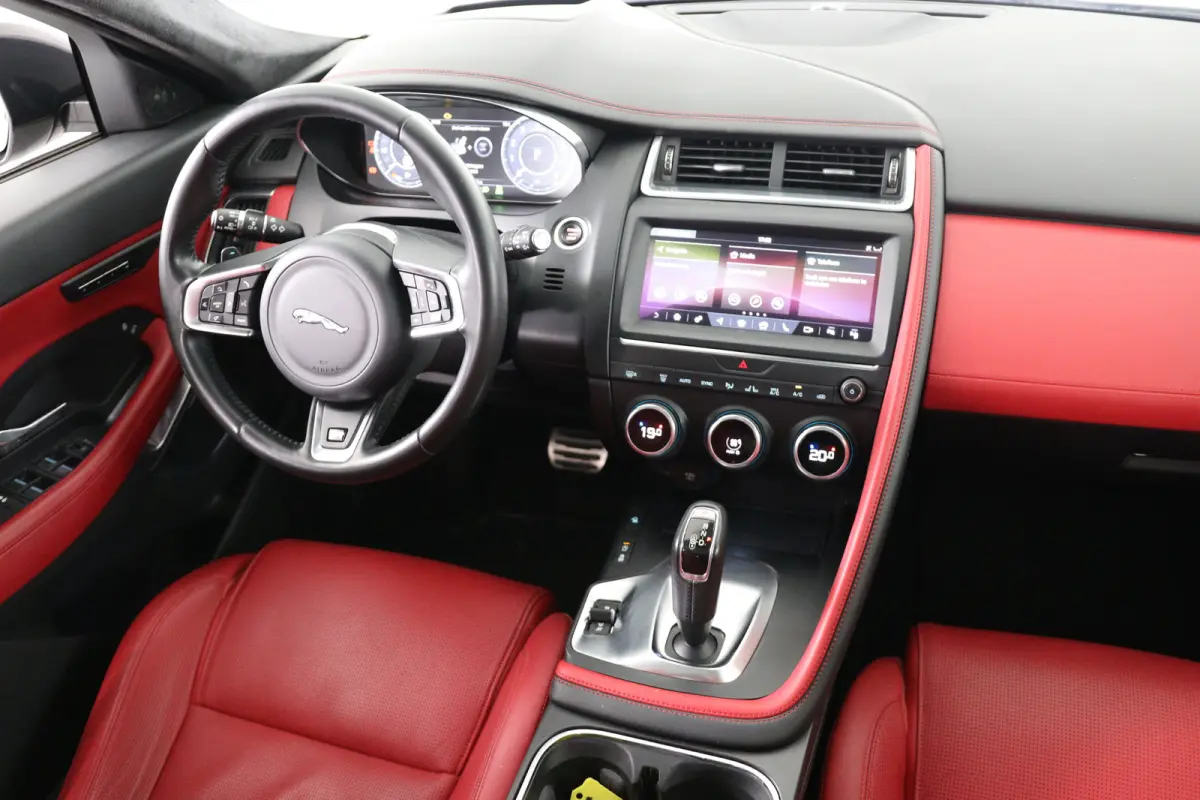 2.0 P300 AWD R-Dynamic HSE | Panoramadak | Stoelverwarming & koeling | Memory stoelen | Cruise Adaptief | Leder | Keyless