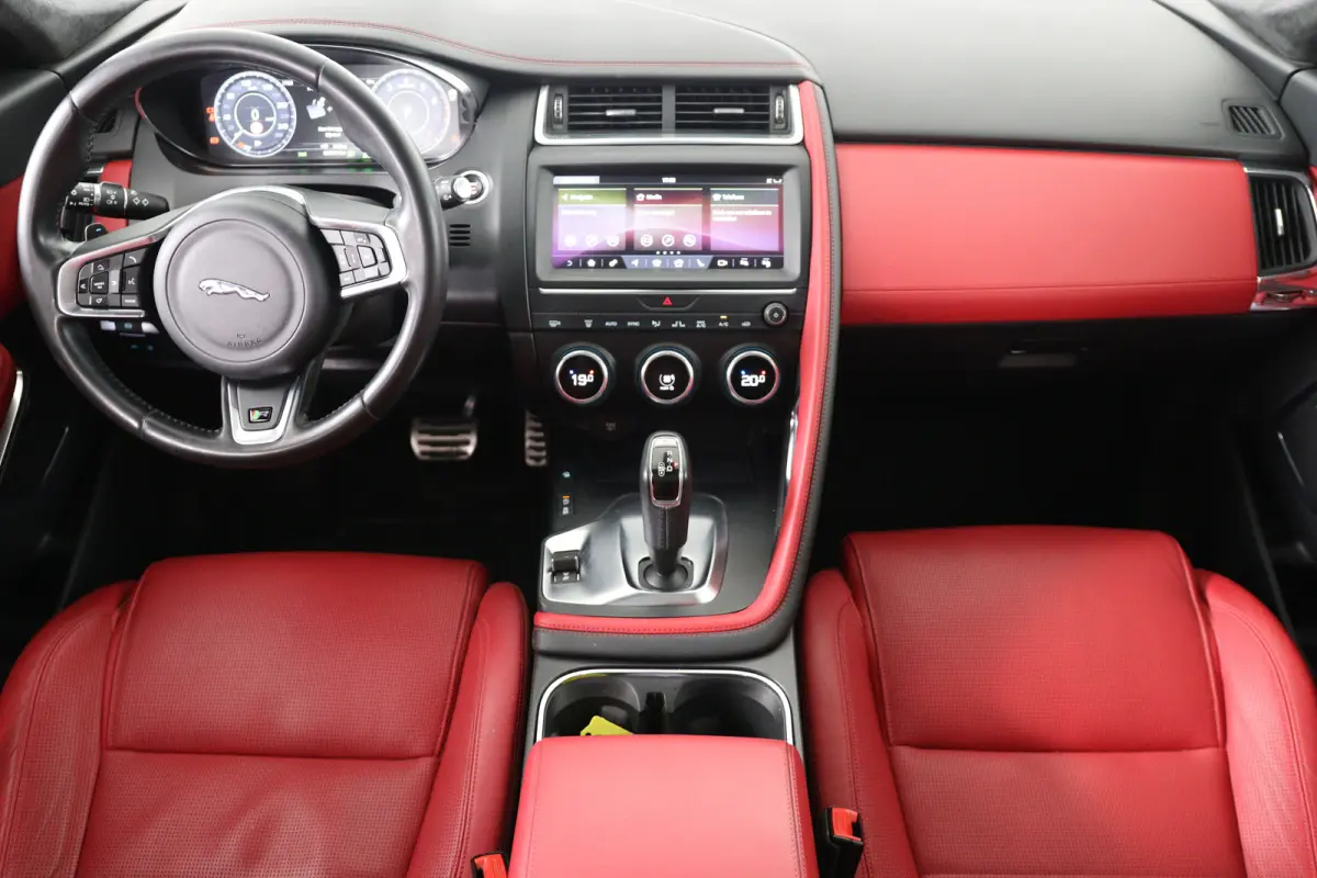 2.0 P300 AWD R-Dynamic HSE | Panoramadak | Stoelverwarming & koeling | Memory stoelen | Cruise Adaptief | Leder | Keyless