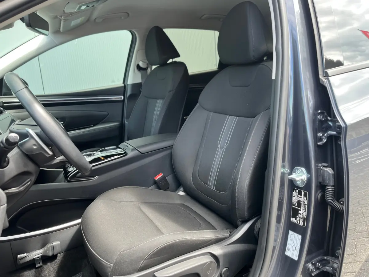 1.6 T-GDI 265pk PHEV Comfort Smart 4WD | Climate | Camera | Carplay | Keyless | Navigatie | Full - Led | Elek. Klep | Winterpakket | 19" Lichtmetaal | Digitale Cockpit | Parkeer Assistent | 