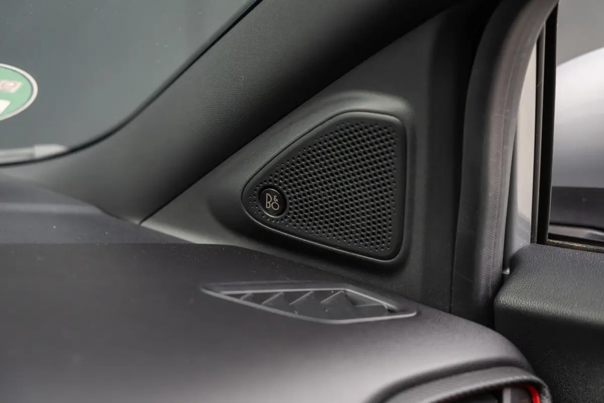 1.0 EcoBoost ST-Line X | Dealer o.h. | Panoramadak | Parkeer-camera | Winter-pack | B&O Audio | LED verlichting | 18''