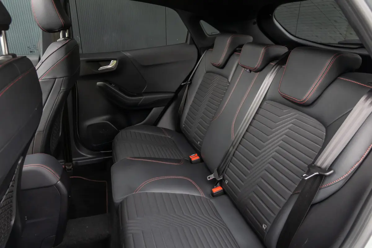 1.0 EcoBoost ST-Line X | Dealer o.h. | Panoramadak | Parkeer-camera | Winter-pack | B&O Audio | LED verlichting | 18''