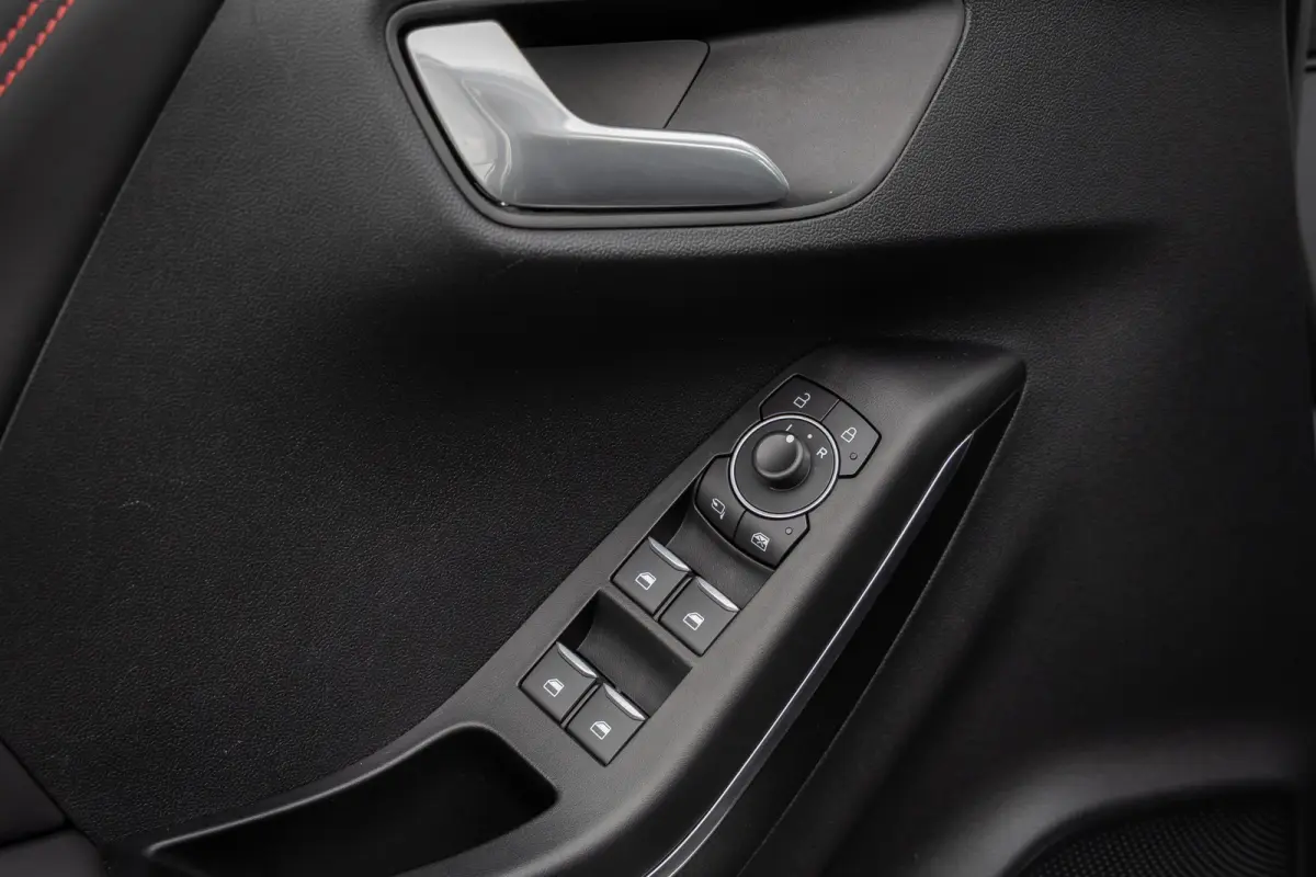 1.0 EcoBoost ST-Line X | Dealer o.h. | Panoramadak | Parkeer-camera | Winter-pack | B&O Audio | LED verlichting | 18''