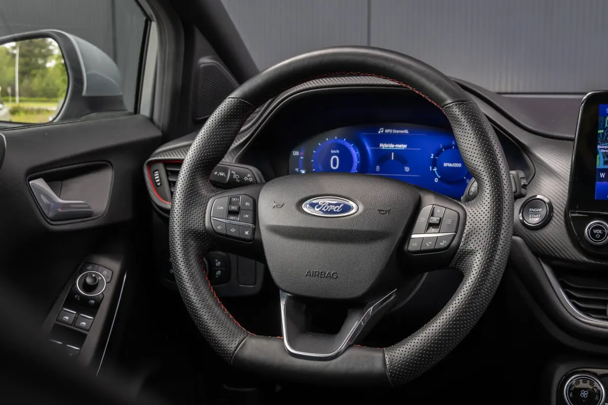 1.0 EcoBoost ST-Line X | Dealer o.h. | Panoramadak | Parkeer-camera | Winter-pack | B&O Audio | LED verlichting | 18''