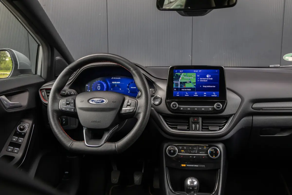 1.0 EcoBoost ST-Line X | Dealer o.h. | Panoramadak | Parkeer-camera | Winter-pack | B&O Audio | LED verlichting | 18''