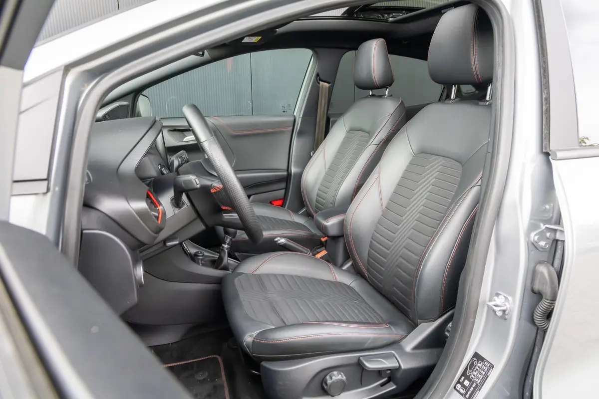 1.0 EcoBoost ST-Line X | Dealer o.h. | Panoramadak | Parkeer-camera | Winter-pack | B&O Audio | LED verlichting | 18''