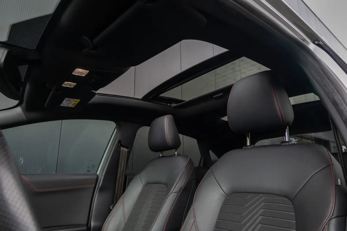 1.0 EcoBoost ST-Line X | Dealer o.h. | Panoramadak | Parkeer-camera | Winter-pack | B&O Audio | LED verlichting | 18''