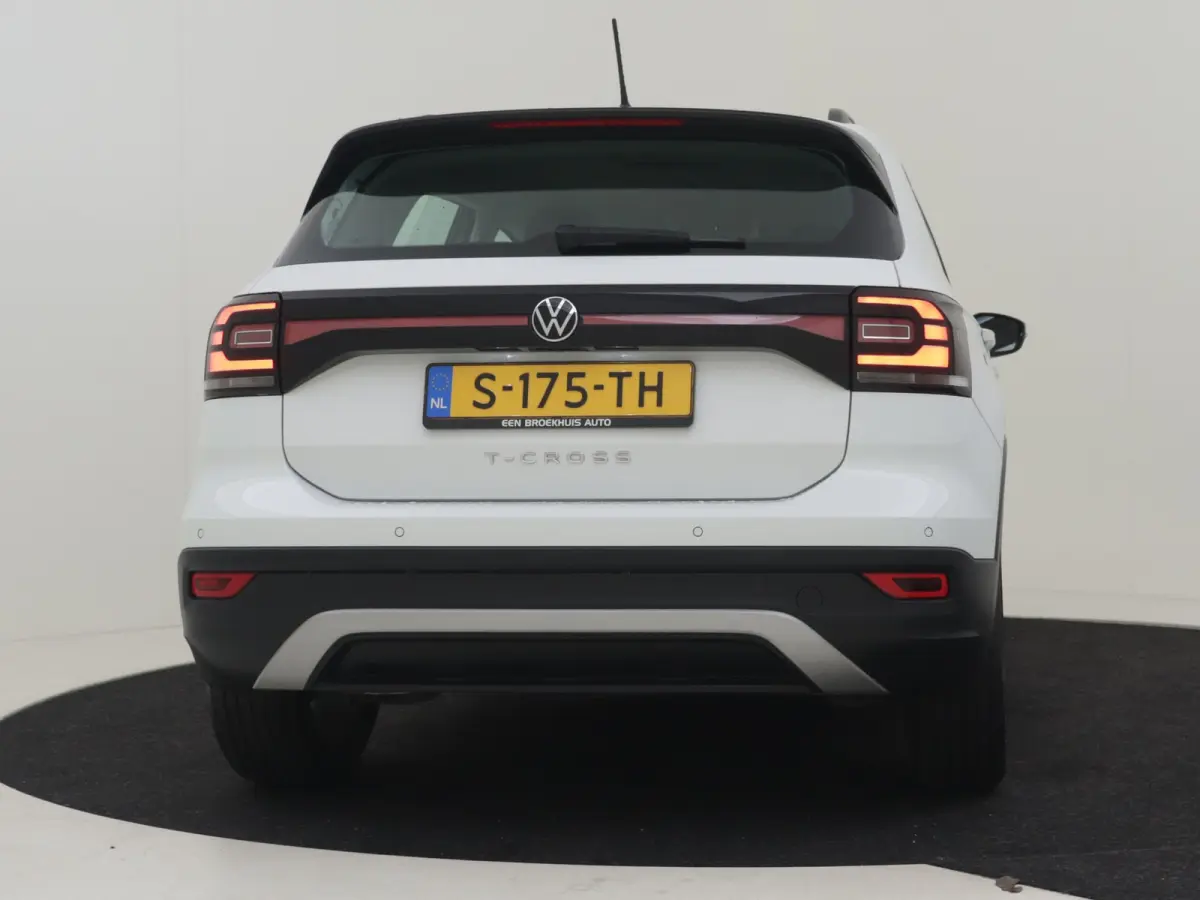 1.0 TSI Life 95Pk | Cruise control adaptief | Parkeersensoren | Apple carplay Android auto | DAB | LED | 16"LMV