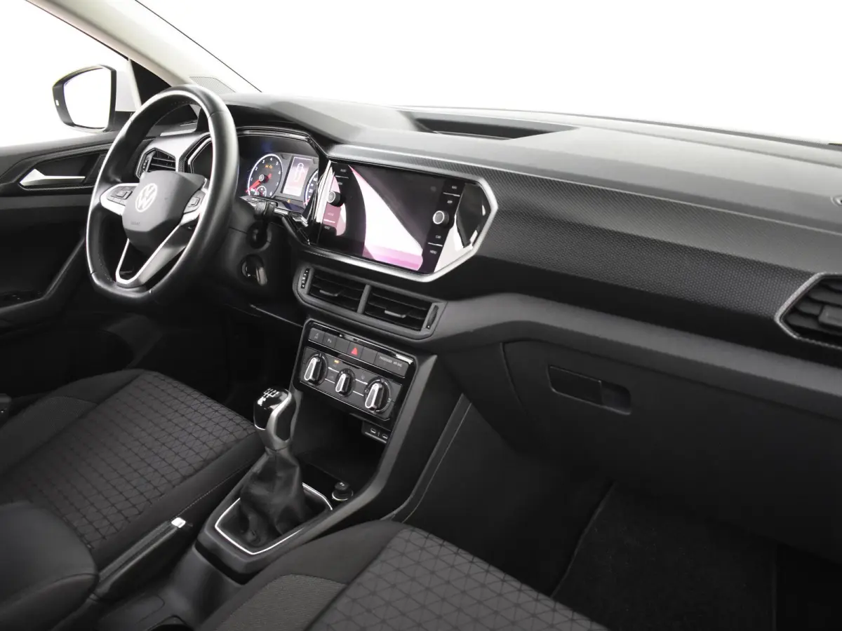 1.0 TSI Life 95Pk | Cruise control adaptief | Parkeersensoren | Apple carplay Android auto | DAB | LED | 16"LMV