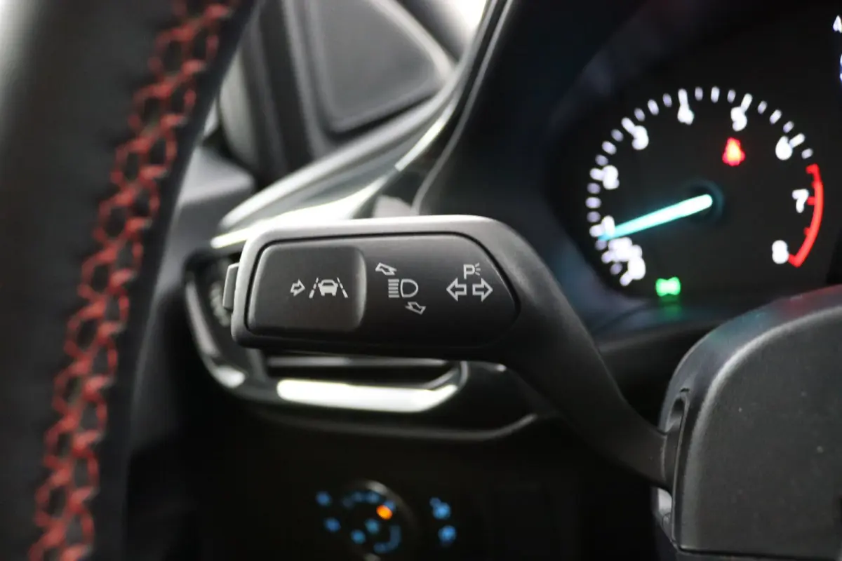 1.0 EcoBoost ST-Line | Achteruitrijcamera | Airco (automatisch) | Apple Carplay/Android Auto|telefoonintegratie premium