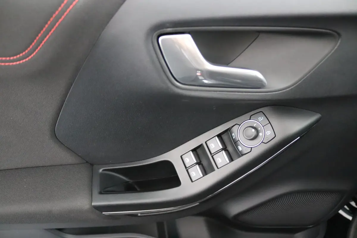 1.0 EcoBoost ST-Line | Achteruitrijcamera | Airco (automatisch) | Apple Carplay/Android Auto|telefoonintegratie premium