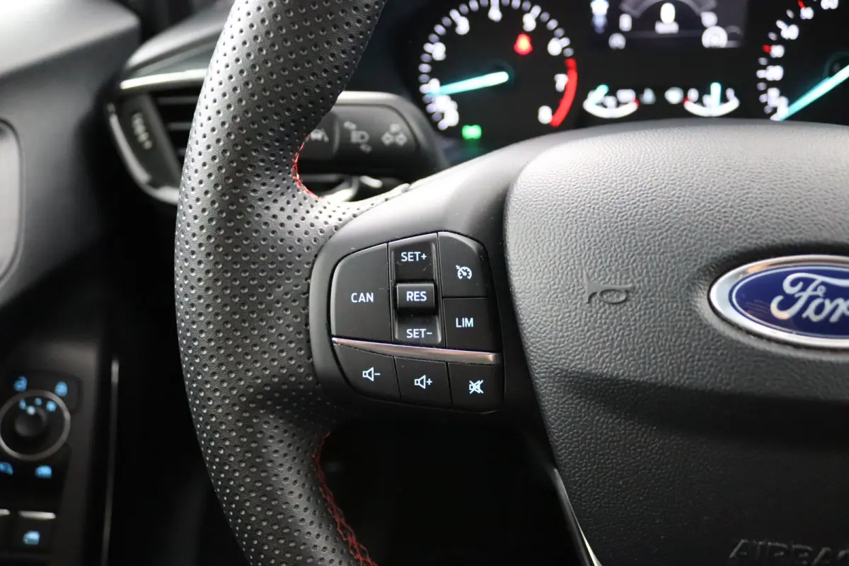 1.0 EcoBoost ST-Line | Achteruitrijcamera | Airco (automatisch) | Apple Carplay/Android Auto|telefoonintegratie premium