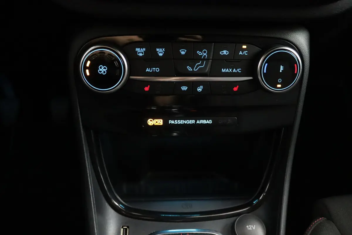 1.0 EcoBoost ST-Line | Achteruitrijcamera | Airco (automatisch) | Apple Carplay/Android Auto|telefoonintegratie premium