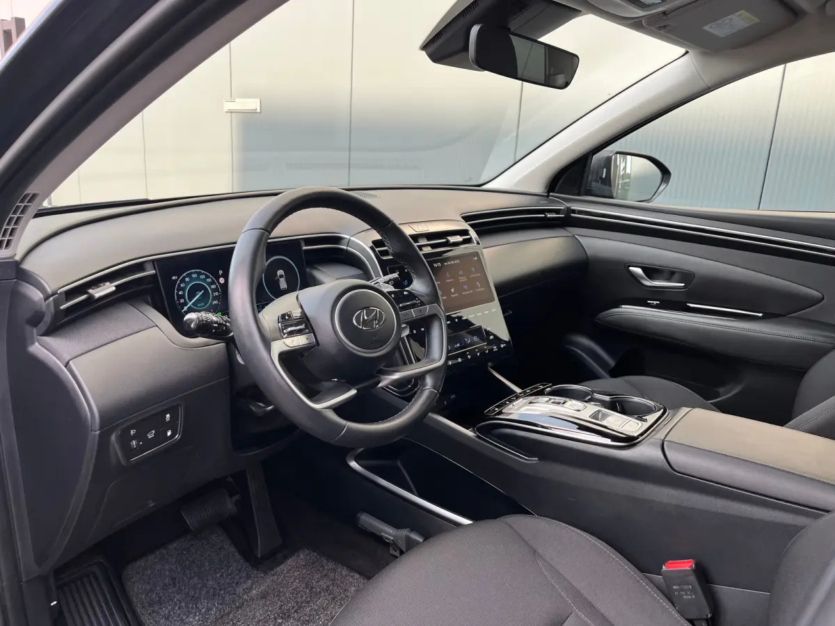 1.6 T-GDI 265pk PHEV Comfort Smart 4WD | Climate | Camera | Carplay | Keyless | Navigatie | Full - Led | Elek. Klep | Winterpakket | 19" Lichtmetaal | Krell Audio | Digitale Cockpit | Parkee
