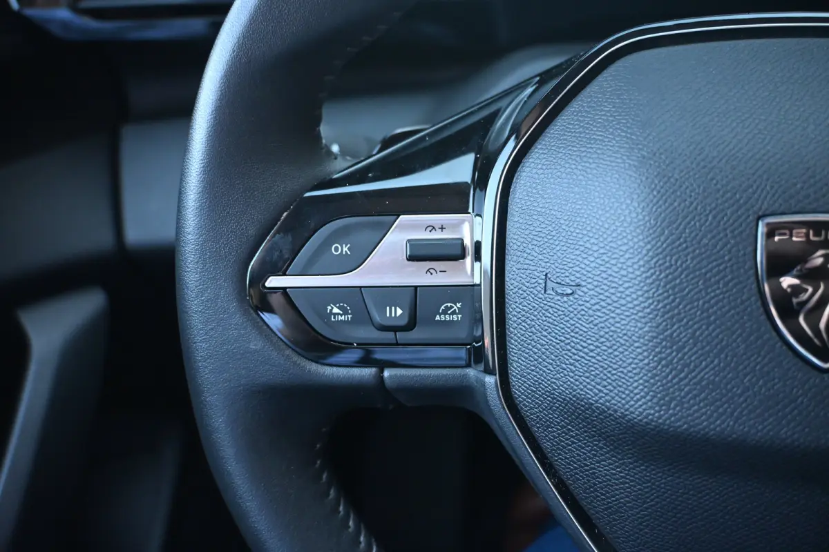 1.6 Plug-in Hybrid 180 Active Pack Business | Trekhaak | Draadloos Apple Carplay & Android Auto | Cruise Control | Parkeersensoren | !!
