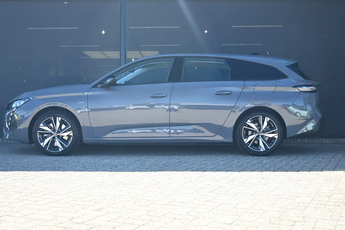 1.6 Plug-in Hybrid 180 Active Pack Business | Trekhaak | Draadloos Apple Carplay & Android Auto | Cruise Control | Parkeersensoren | !!
