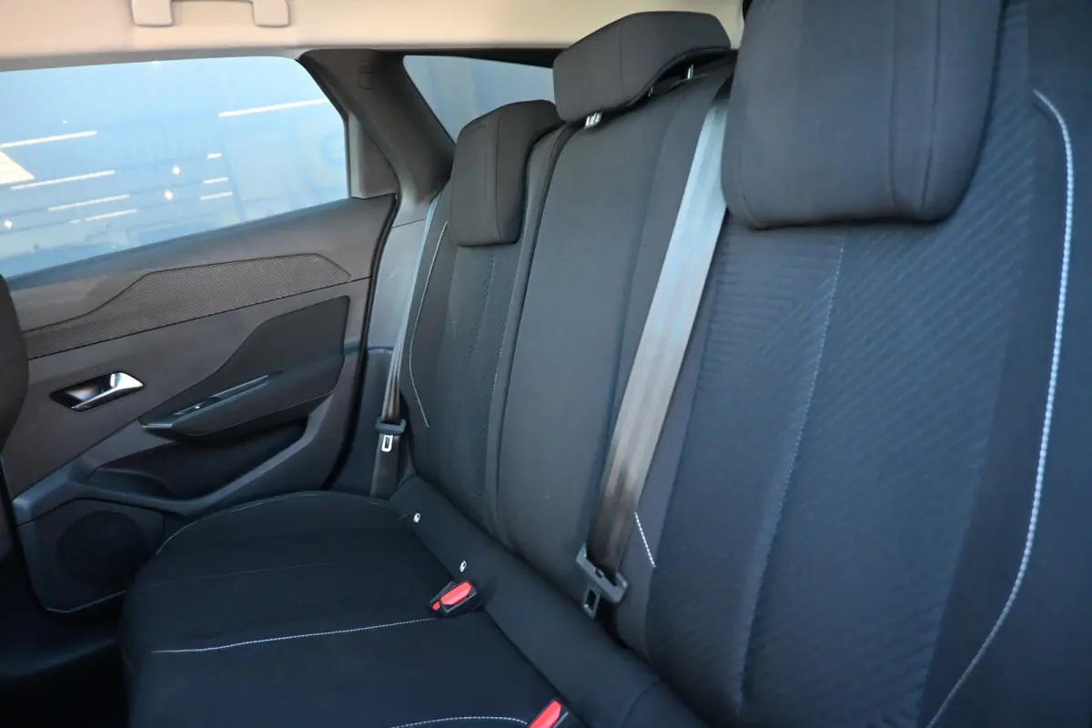 1.6 Plug-in Hybrid 180 Active Pack Business | Trekhaak | Draadloos Apple Carplay & Android Auto | Cruise Control | Parkeersensoren | !!