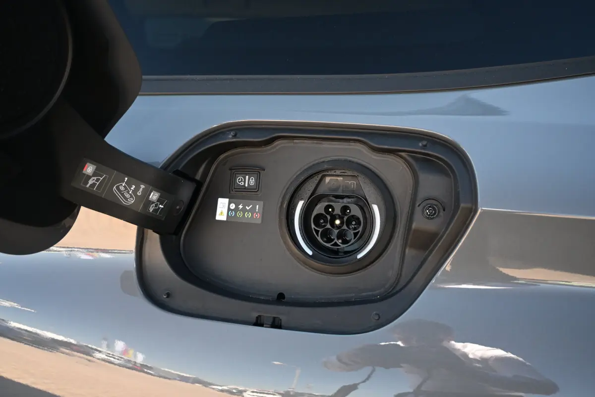 1.6 Plug-in Hybrid 180 Active Pack Business | Trekhaak | Draadloos Apple Carplay & Android Auto | Cruise Control | Parkeersensoren | !!