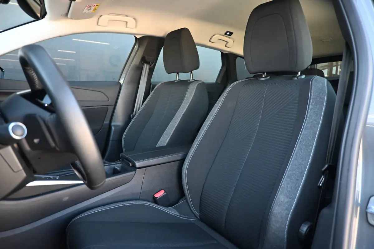 1.6 Plug-in Hybrid 180 Active Pack Business | Trekhaak | Draadloos Apple Carplay & Android Auto | Cruise Control | Parkeersensoren | !!