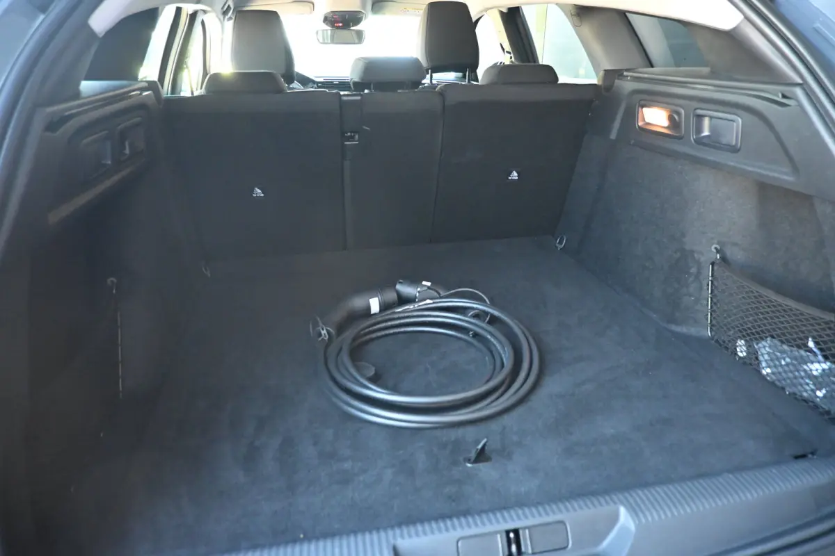 1.6 Plug-in Hybrid 180 Active Pack Business | Trekhaak | Draadloos Apple Carplay & Android Auto | Cruise Control | Parkeersensoren | !!