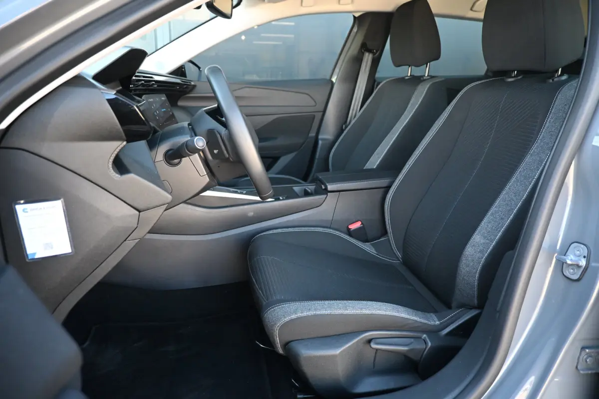 1.6 Plug-in Hybrid 180 Active Pack Business | Trekhaak | Draadloos Apple Carplay & Android Auto | Cruise Control | Parkeersensoren | !!