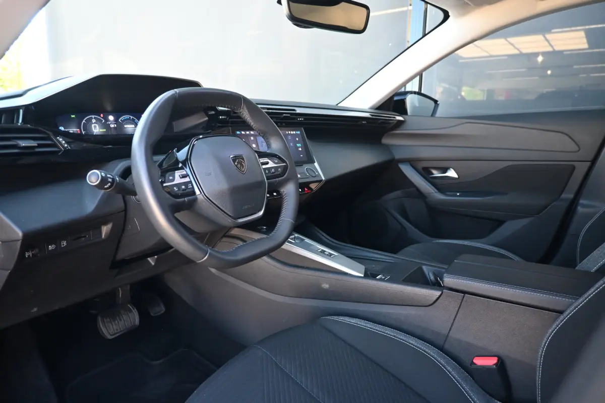 1.6 Plug-in Hybrid 180 Active Pack Business | Trekhaak | Draadloos Apple Carplay & Android Auto | Cruise Control | Parkeersensoren | !!